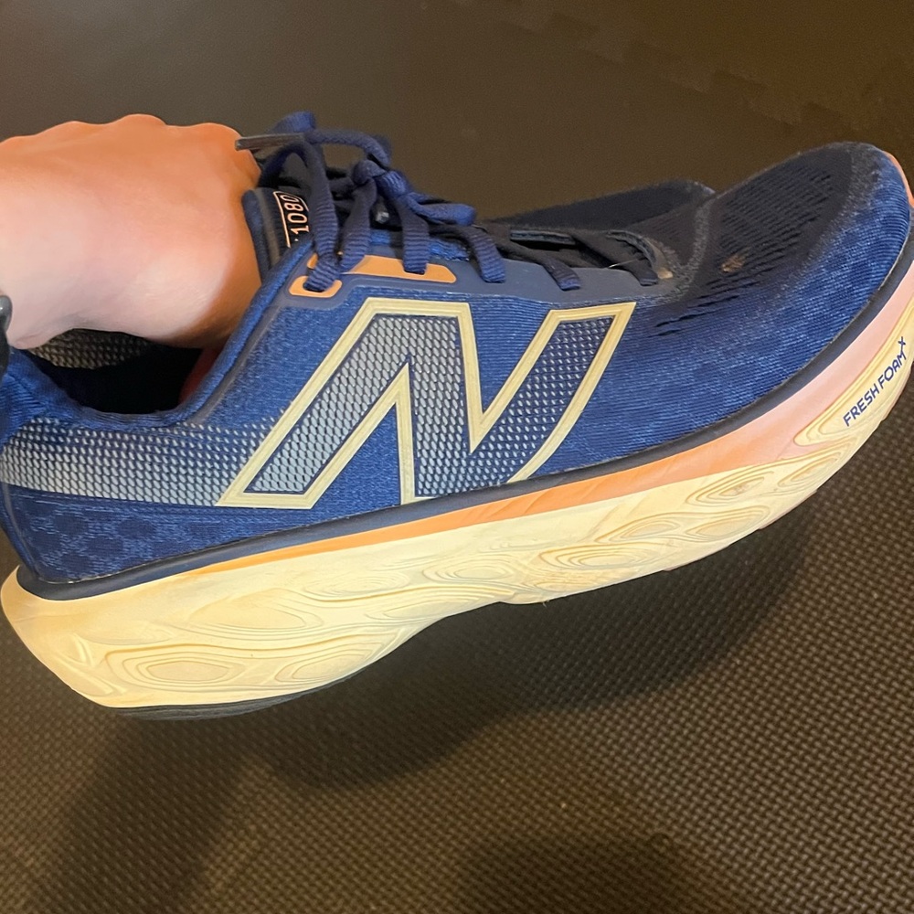 New Balance women’s 1080v14 size 8.5- cream & blue running shoes